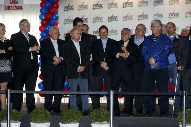 Vice-presidente do Brasil, Michel Temer, é recepcionado por políticos do PMDB em almoço em Curitiba | 