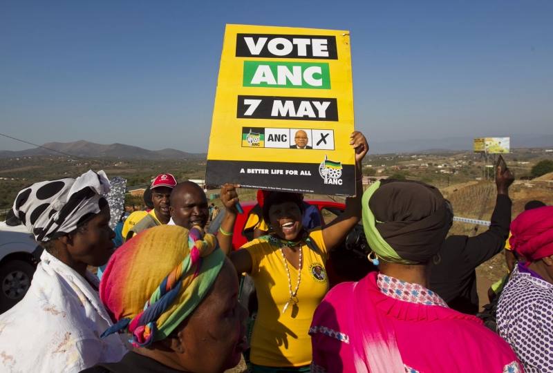 Partidários do Congresso Nacional Africano (CNA) fazem campanha no distrito de Nkandla | Rogan Ward/Reuters