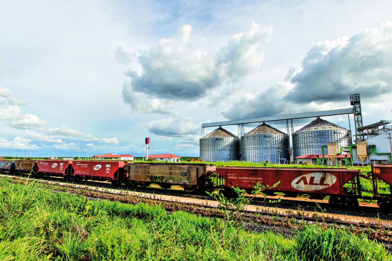 Trens não conseguem aliviar sobrecarga no transporte rodoviário e preço do frete segue em alta | Daniel Castellano/gazeta Do Povo