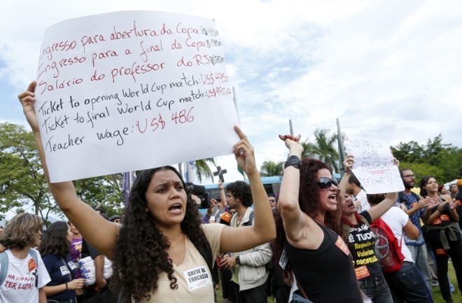 Professores pedem melhores salários | 