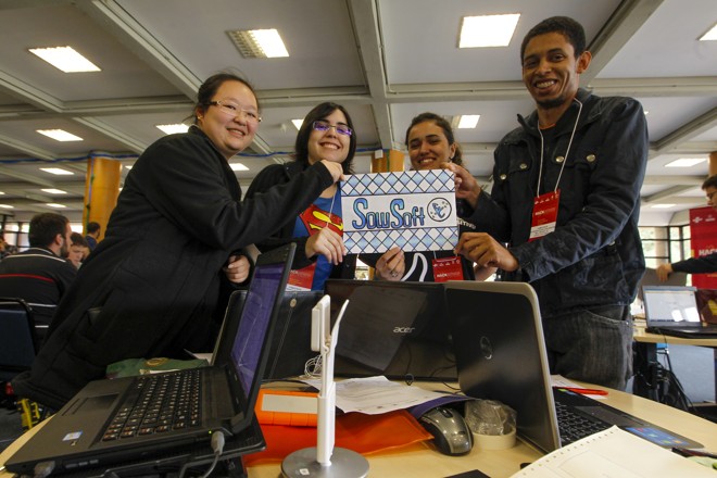 Gabriela Hara , Renata Silva Pinto, Juliane Ribeiro e Jefferson Souz estão participando da competição |