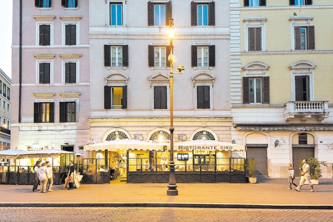 Operação policial de repressão à lavagem de dinheiro por mafiosos resultou no fechamento de 23 restaurantes, um dos quais foi a Pizza Ciro, em Roma | Gianni Cipriano/The New York Times
