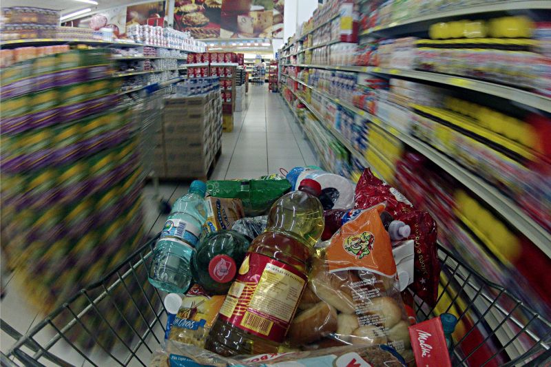 Alimentos e bebidas puxam inflação de abril em todo o país | Albari Rosa/ Agência de Notícias Gazeta do Povo