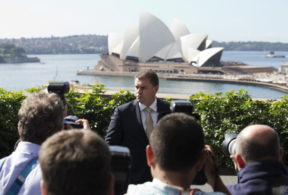 Austrália terá time jovem em Curitiba O técnico australiano Ange Postecoglou aposta em uma equipe com média de idade de 23 anos | Jason Reed/ Reuters