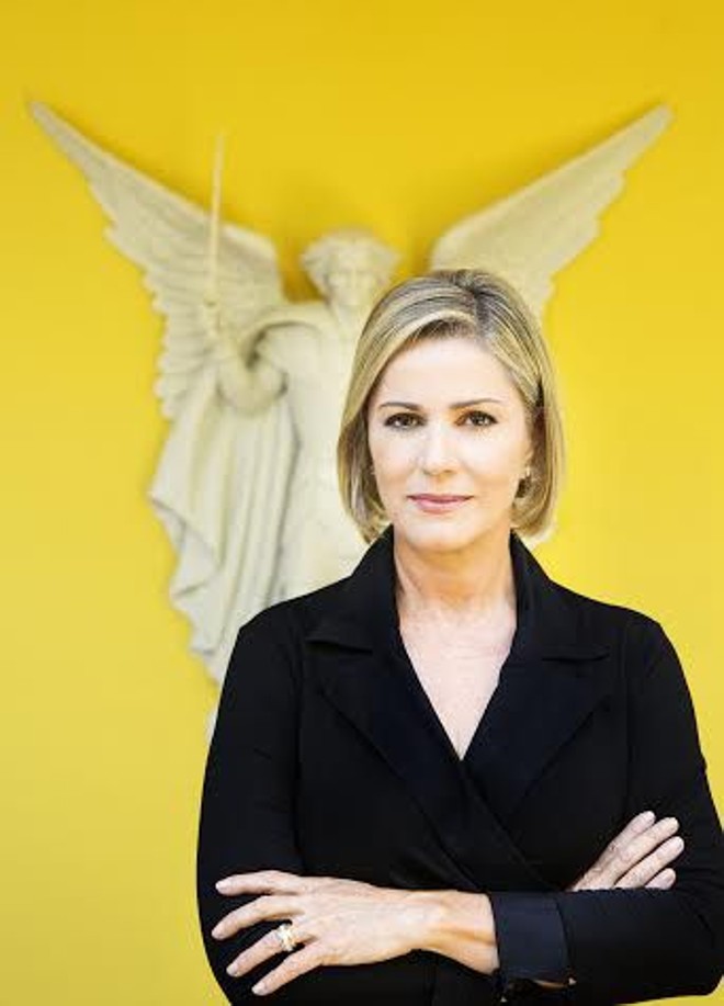 Jornalista, escritora, poeta e apresentadora do programa Márcia Peltier Entrevista, na Rede CNT, a competente profissional de elegância e beleza soberbas vem dia 28 de maio a Curitiba para lançar o livro Todas as coisas visíveis e invisíveis, Às 19h30, na Livrarias Curitiba do Shopping Palladium |