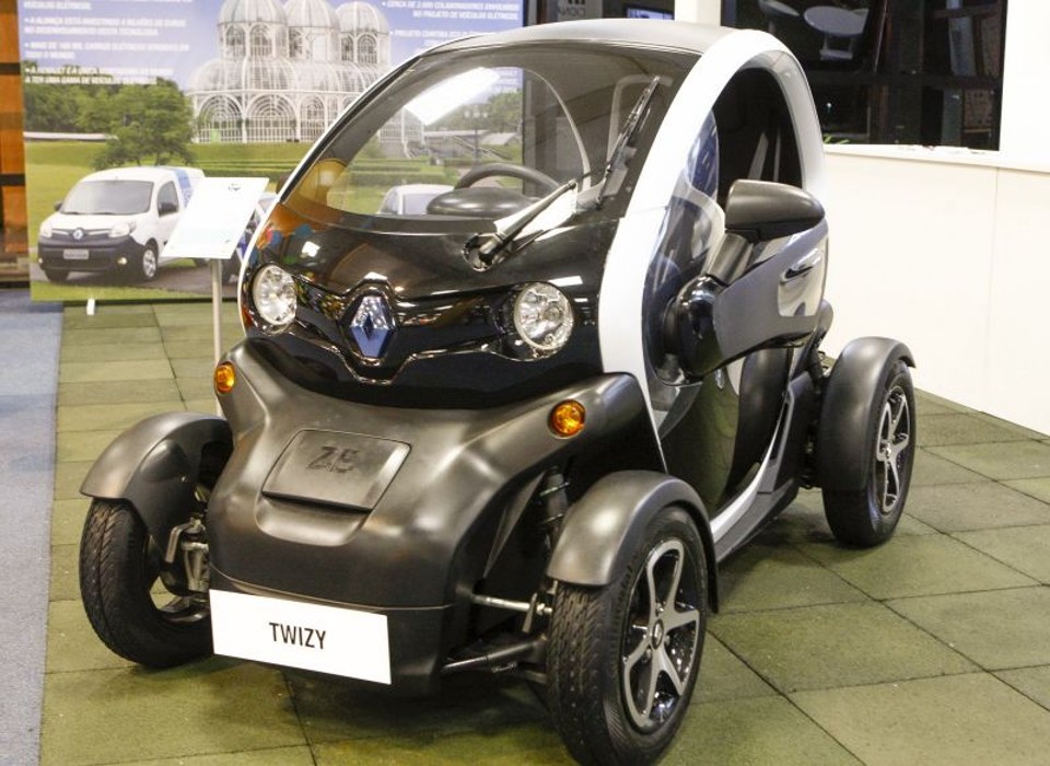 Duas unidades do modelo Twizy elétricos vão circular pelas ruas de Curitiba | Hugo Harada/ Agência de Notícias Gazeta do Povo