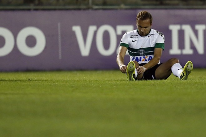 Zé Love perdeu dois gols feitos na partida contra o Internacional | 
