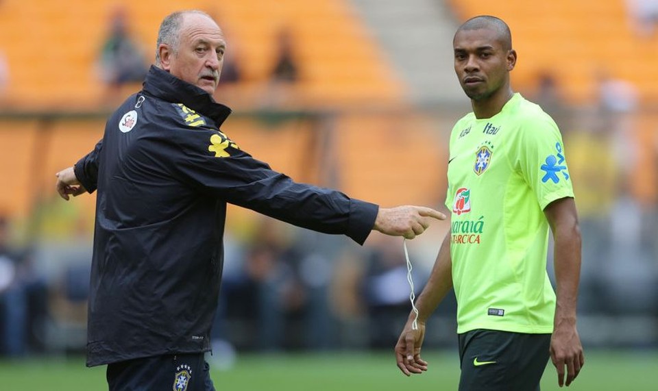 Paranaense Fernandinho ganhou a confiança de Felipão e estará na Copa | Mowa Press