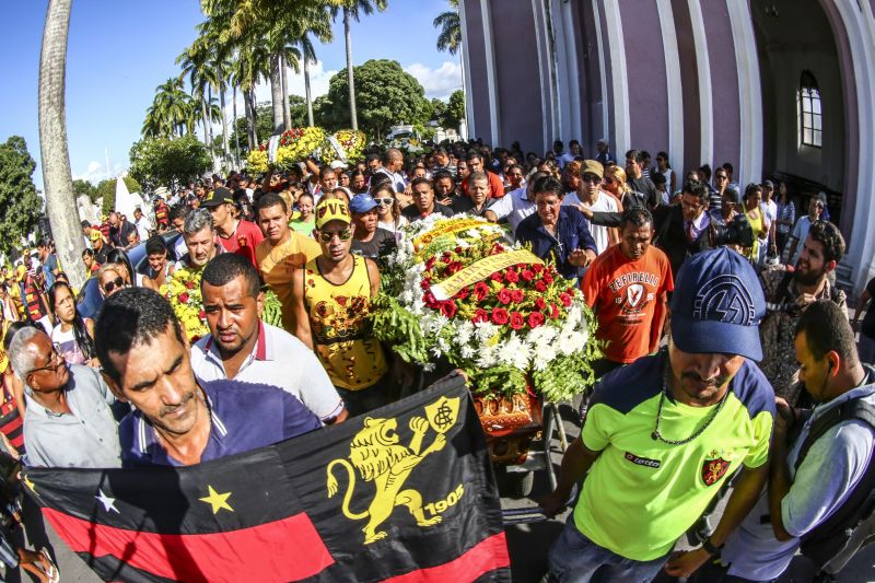 Torcedor Paulo Ricardo Gomes da Silva foi sepultado neste domingo | Carlos Ezequiel Vannoni/JCM/Fotoarena/Folhapress