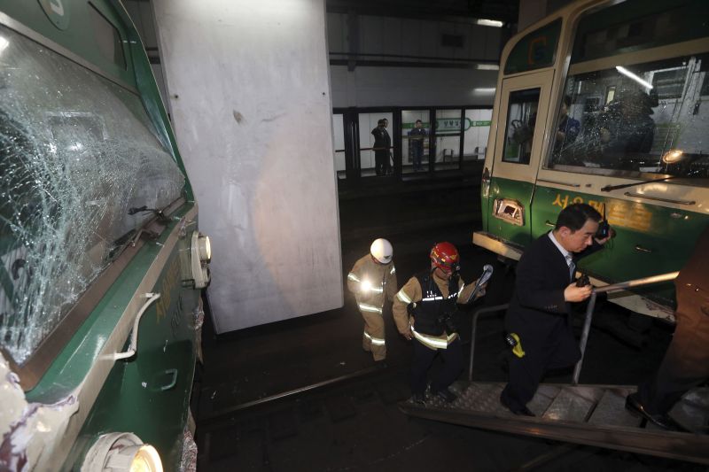 Dois trens bateram em uma estação de metrô em Seul | REUTERS/Park Dong-ju/Yonhap