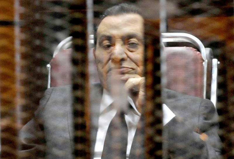 Mubarak ainda vai ser julgado pela morte de centenas de pessoas | Stringer/Reuters