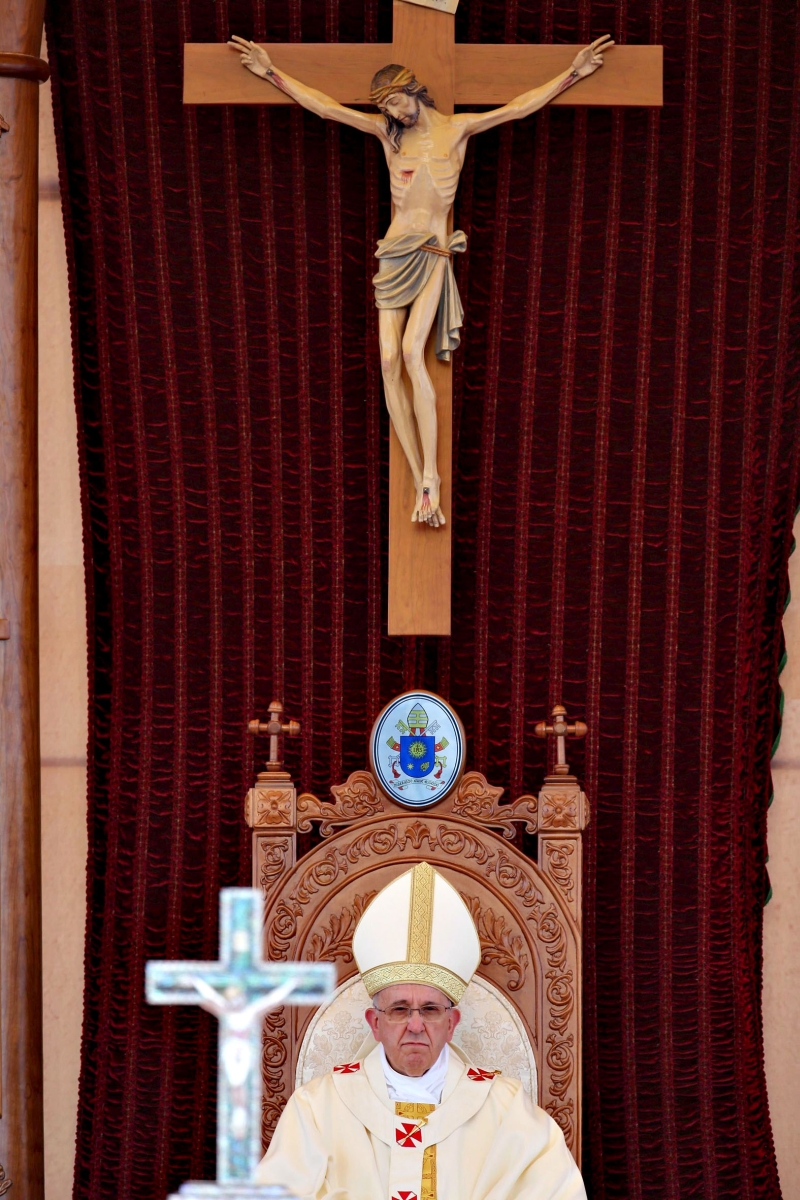 Francisco celebrou missa no Estádio Internacional Aman, na Jordânia, e falou sobra Síria | Muhammad Hamed/ Reuters