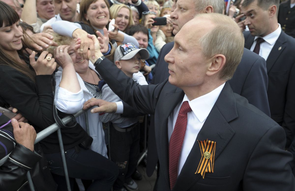 Esta é a primeira visita de Putin a Crimeia desde a anexação desta península à Rússia em março | REUTERS/Alexei Druzhinin