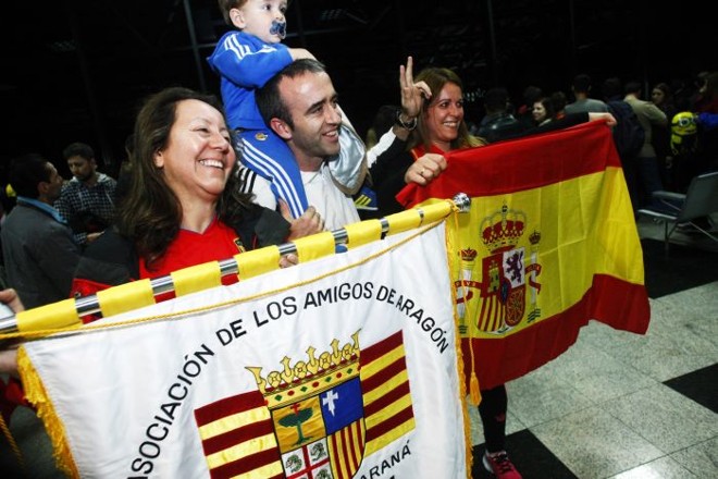 Torcedores foram recepcionar a Espanha no Aeroporto Afonso Pena |