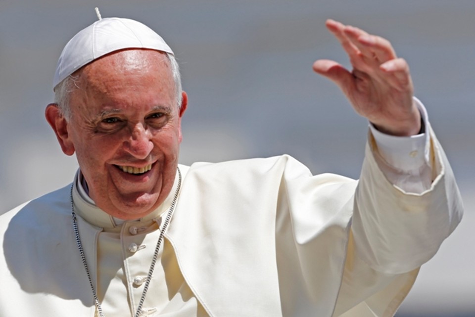 "Ninguém vence sozinho, nem no campo, nem na vida!", disse o papa Francisco em sua mensagem para os "amantes de futebol" | Vatican