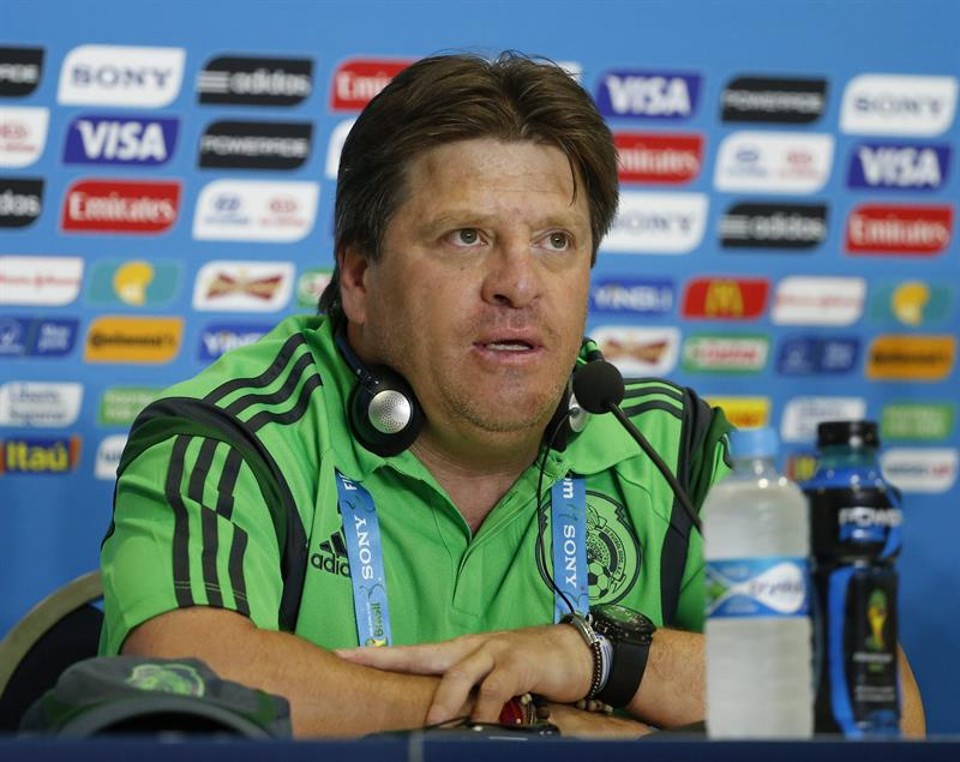 Miguel Herrera optou por Ochoa como goleiro titular do México | EFE