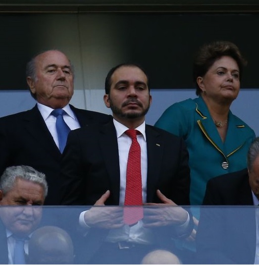 20 mil torcedores vaiaram a presidente Dilma Rousseff em Belo Horizonte | Efe
