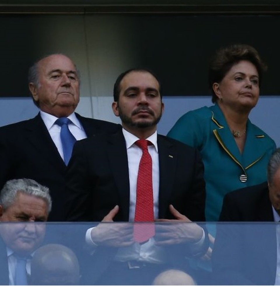 20 mil torcedores vaiaram a presidente Dilma Rousseff em Belo Horizonte | Efe