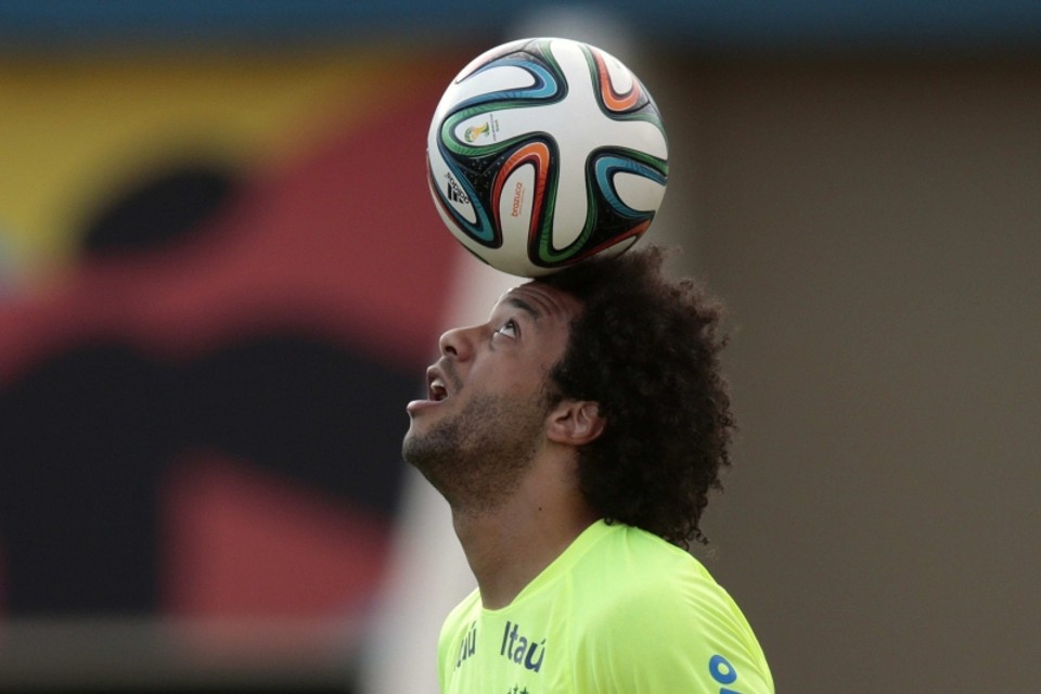 Com a marcação deficiente, Marcelo é o ponto mais vulnerável na defesa brasileira | Ueslei Marcelino/ Reuters