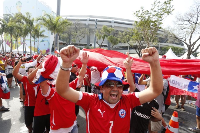 Torcida chilena fez a diferença no Maracanã na partida com a Espanha |