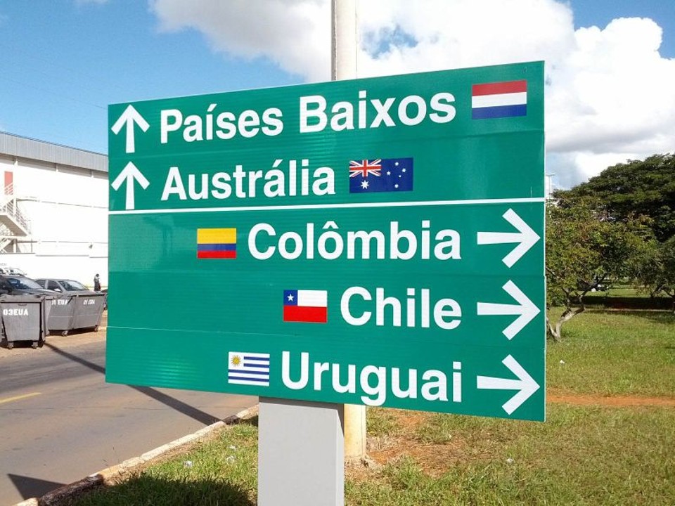 Indicação das embaixadas em Brasília: festas | André Gonçalves
