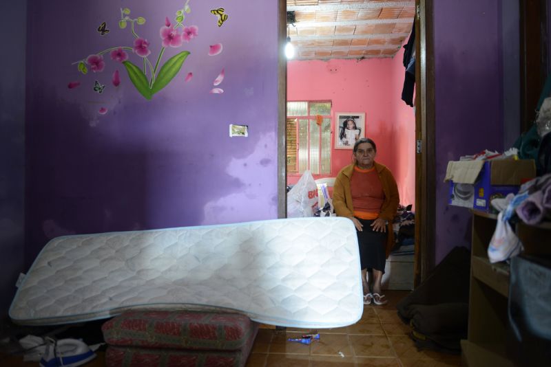 A água que entrou na casa de Ana Maria passou de 1,5 metro de altura | Henry Milléo/ Gazeta do Povo