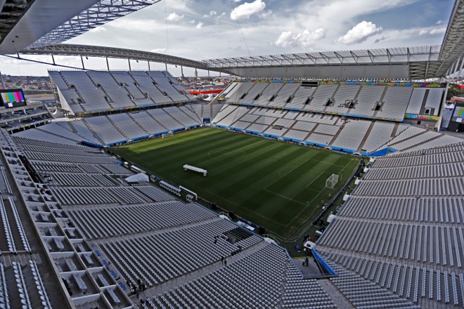 Às vésperas do primeiro jogo da Copa, estádio do Corinthians ainda recebe ajustes | 