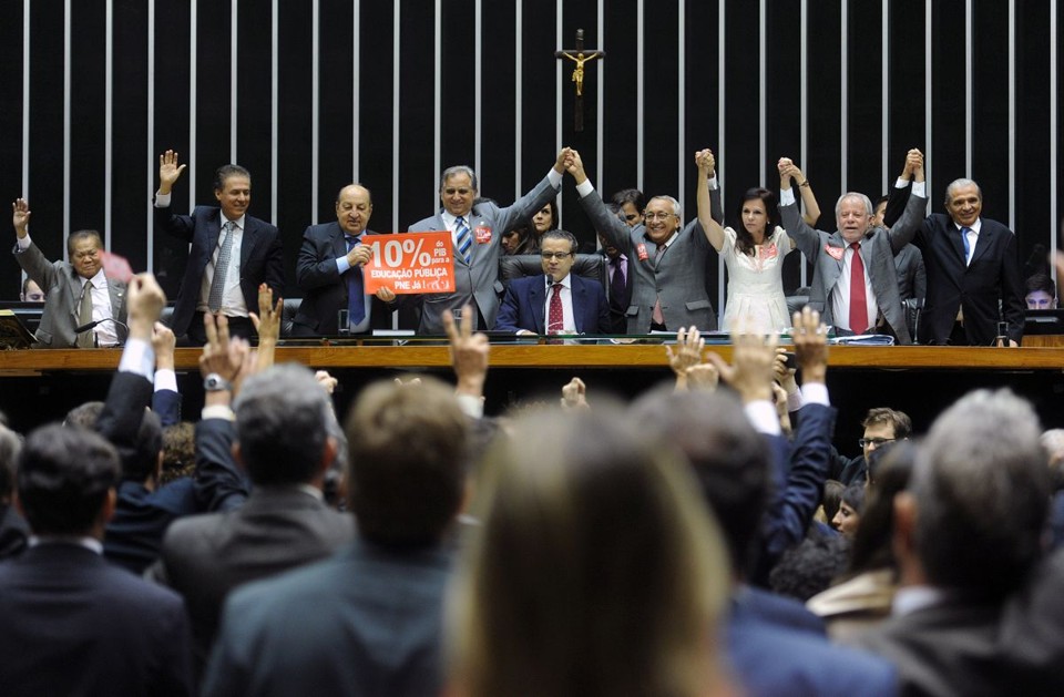 Os congressistas decidiram ainda manter a previsão de que a União complemente o orçamento de Estados e municípios que não atingirem o valor mínimo exigido para uma educação básica de qualidade | JBatista / Câmara dos Deputados