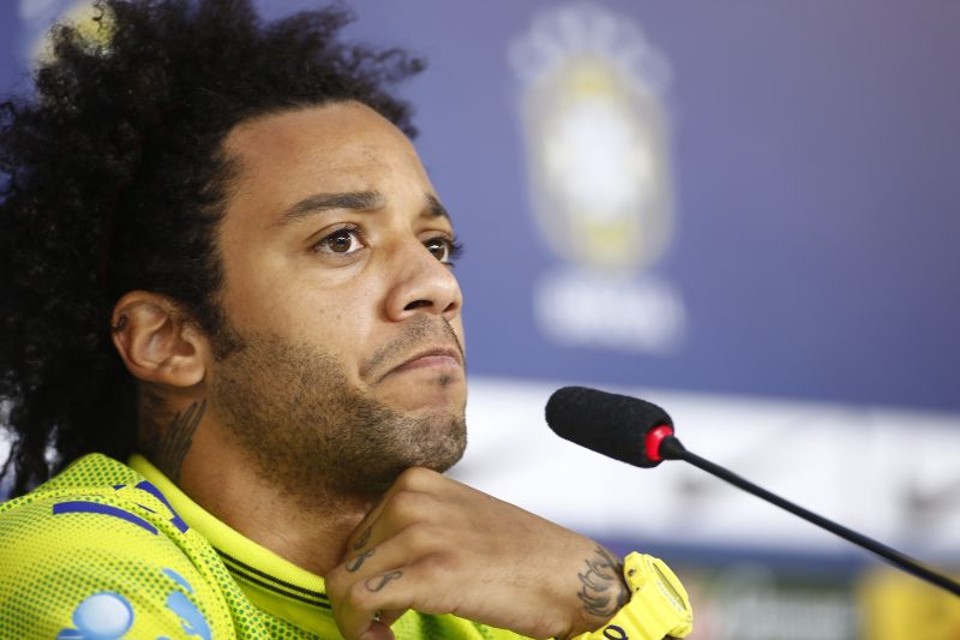 A gente também aprende olhando e admirando os adversários", afirmou o zagueiro David Luiz | Hugo Harada/Gazeta do Povo