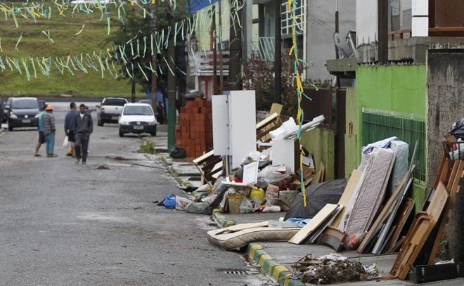 O dia foi de muita limpeza na Cidade Industrial de Curitiba | 
