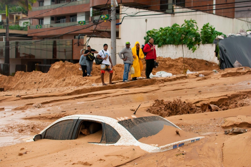 A chuva na capital do Rio Grande do Norte causou estragos na Avenida Sílvio Pedroza | Léo Carioca/Futura Press/Folhapress