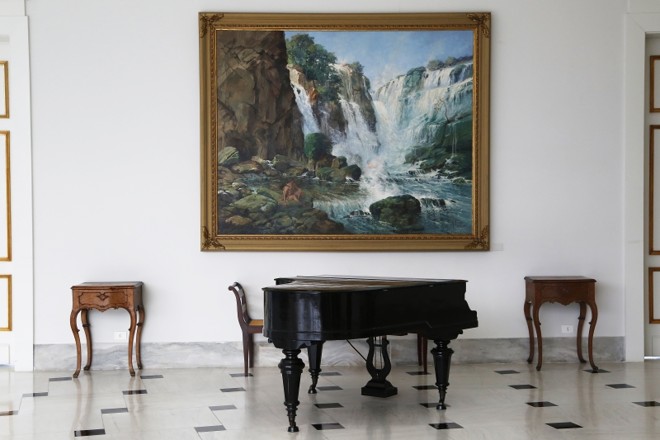 Salão de Inverno abriga a obra Cataratas do Iguaçu, de 1920, do artista brasileiro Antônio Parreiras | 