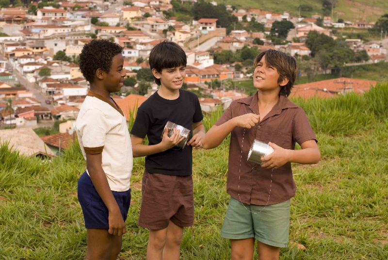 O filme conta a história de Beto (Lucas Alexandre, à direita), um garoto que tem o sonho de se tornar goleiro da seleção brasileira | Divulgação