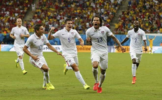 Jermaine Jones comemora o primeiro gol norte-americano na partida |
