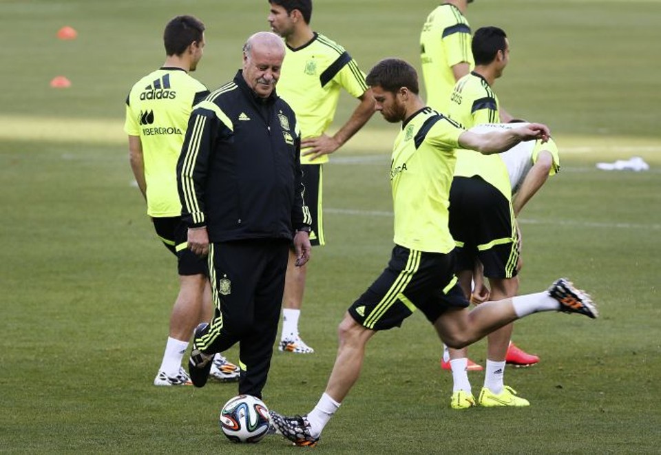 Xabi Alonso diz estar preparado para a pressão pelo bicampeonato da Espanha no Brasil | Reuters