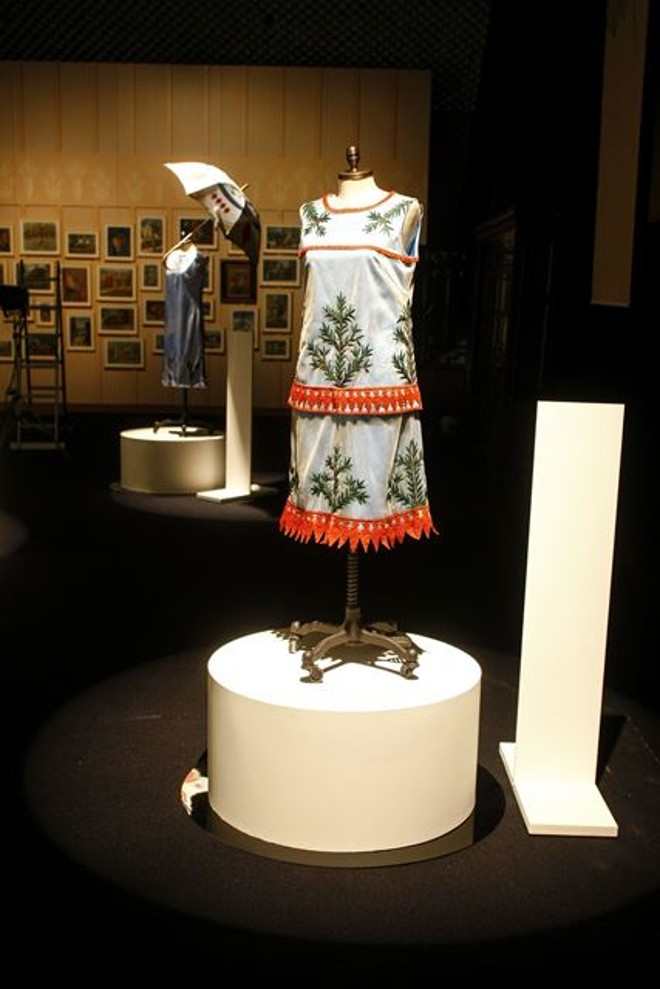 Exposição contempla os vários talentos de João Turin, que também desenhou roupas |