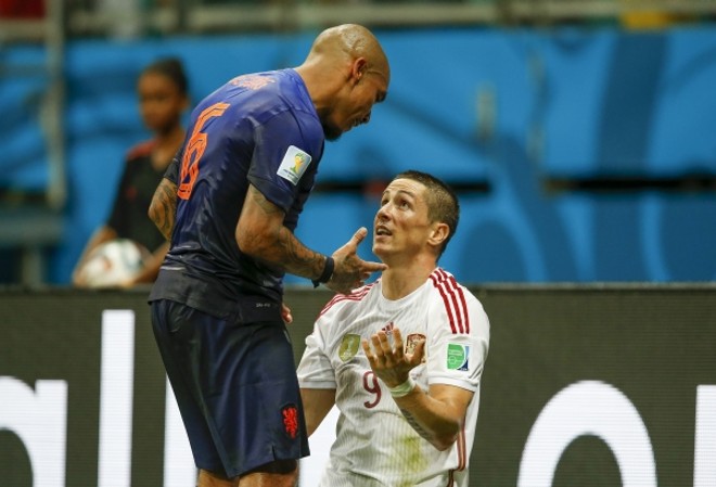 De Jong, da Holanda, dá uma bronca em Fernando Torres | 