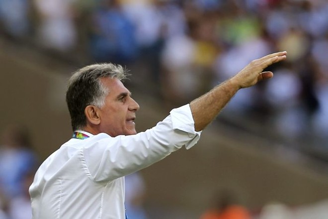 Técnico do Irã, Carlos Queiroz permaneceu agitado durante boa parte do jogo | 