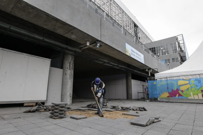 Placas da calçada foram trocadas nesta quarta-feira | 