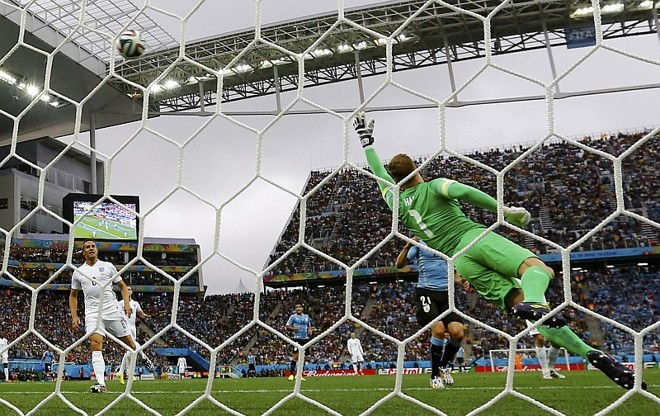 Hart defende finalização uruguaia de longe | 