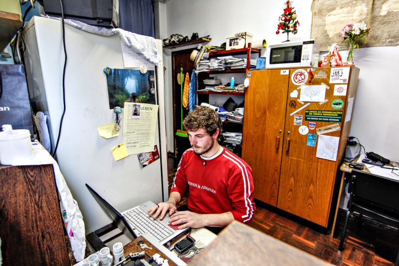 Cladilson Nardino e a rede de voluntários da Casa da Juventude do Paraná não conseguiram juntar R$ 19 mil para um seminário | Daniel Castellano/ Gazeta do Povo