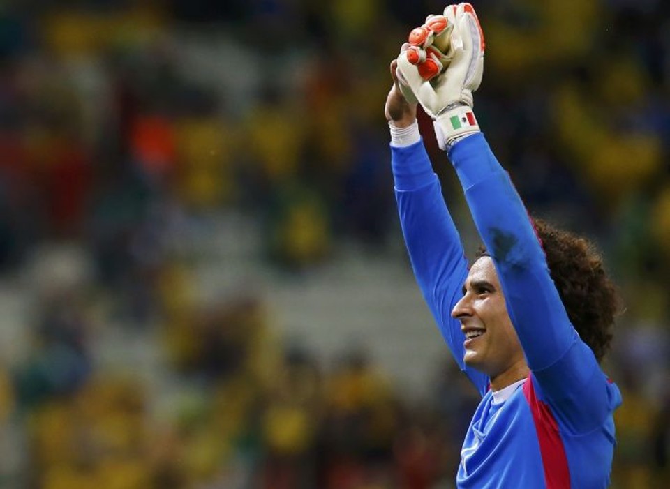 Goleiro do México Ochoa parou o ataca brasileiro em ótima atuação | Reuters