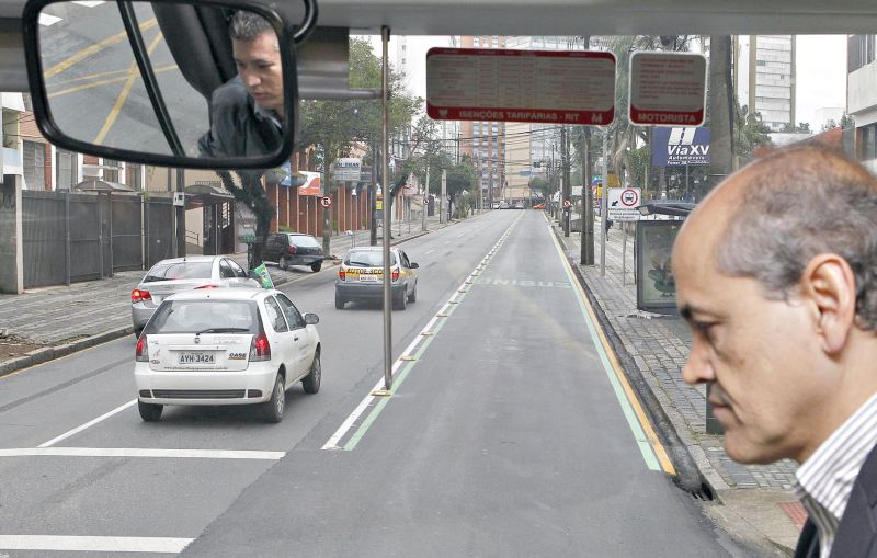 Fruet: uso da faixa exclusiva deve atrair mais passageiros ao transporte público | Jonathan Campos/ Gazeta do Povo