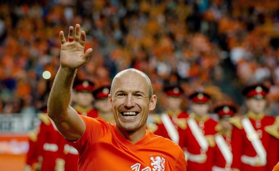 Robben comemora gol na vitória da Holanda sobre o País de Gales na preparação para a Copa | EFE