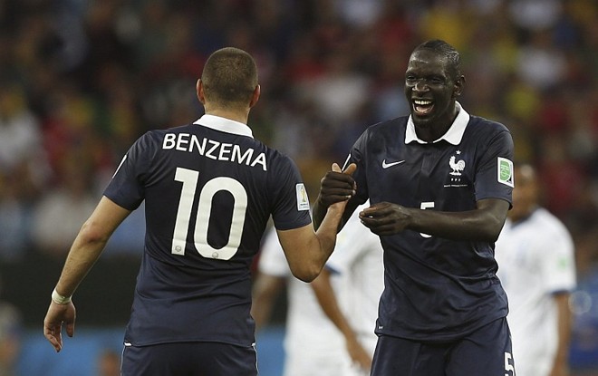 Artilheiro do fim de tarde, Benzema comemora com Sahko | 