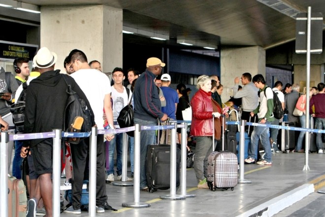 Só houve fila para pegar o ônibus executivo |