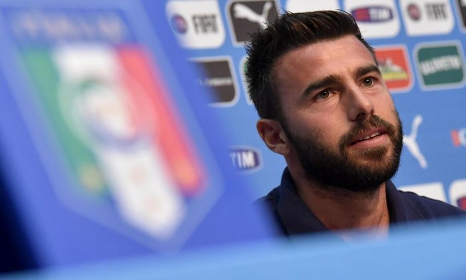 Zagueiro da Itália, Barzagli afirmou que a melhor estratégia contra a Inglaterra será manter a bola no gramado | EFE