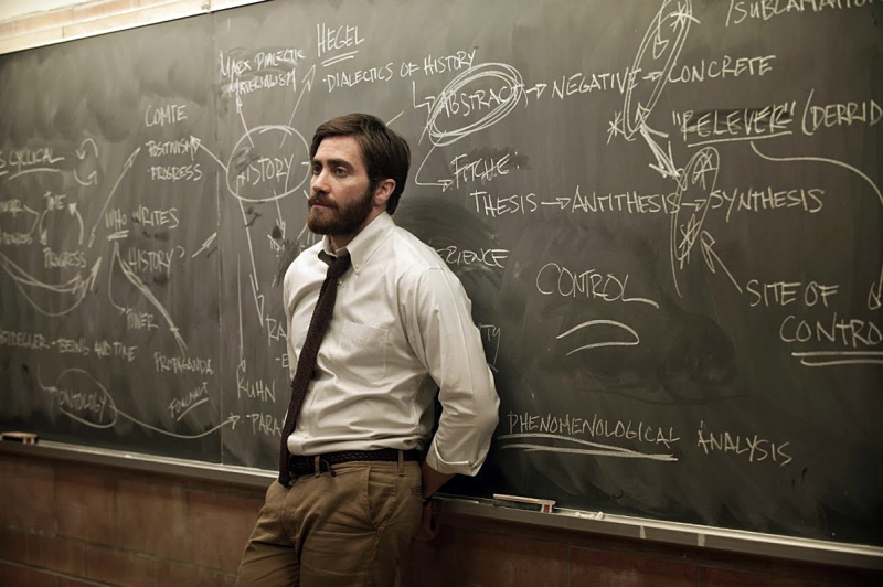 Jake Gyllenhaal vive o angustiado e introspectivo professor de História Adam | Divulgação