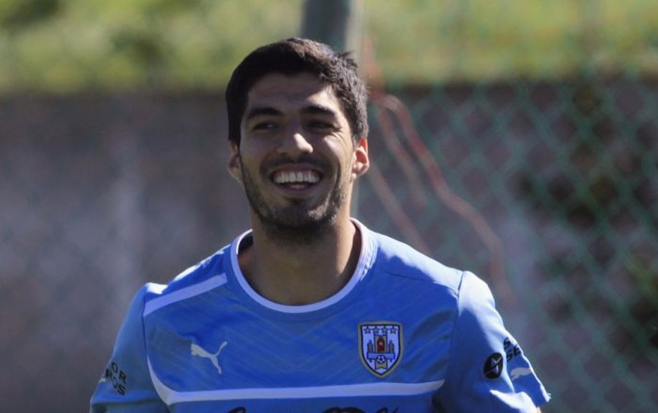 Suárez está de volta aos treinos no Uruguai | Andres Stapff / Reuters