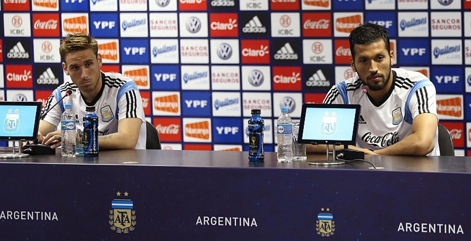 Biglia e Garay minimizam críticas à defesa da Argentina | EFE / Ballesteros